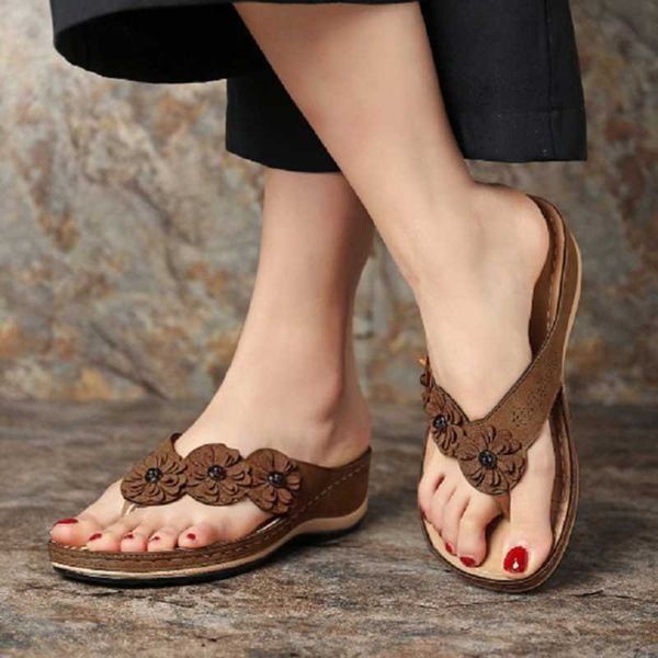 

slippers fashion flower sandals woman 2021 retro non-slip all-match beach comfortable simple slipper, Black