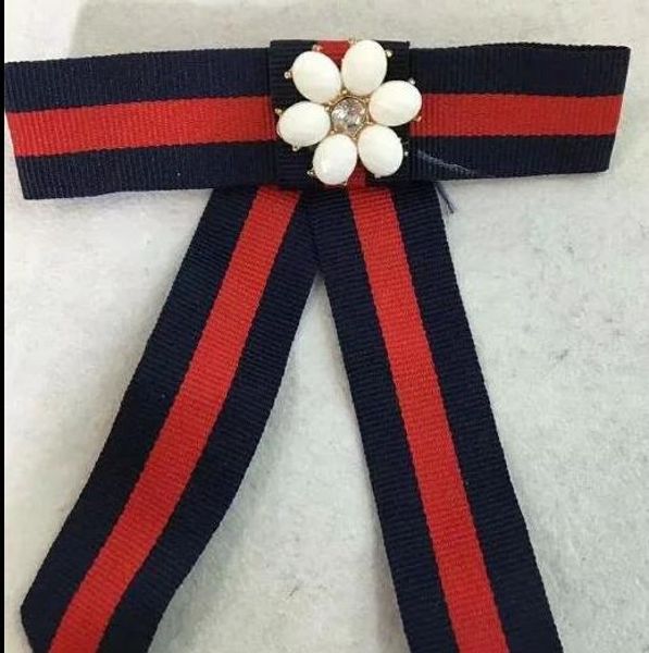 

creative crystal brooch pins for women jewelry dress clothing pins rhinestone exquisite bling bling suit brooch for party festival gift 761, Gray