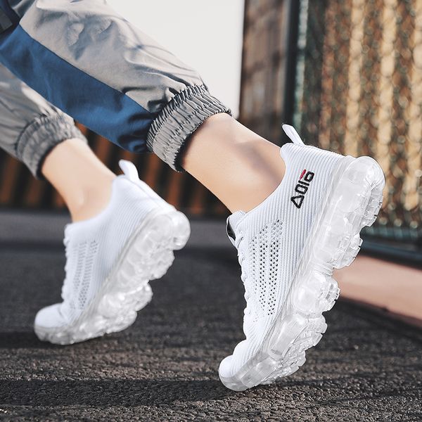 

yrrfuot trend men's sports shoes outdoor comfortable non-slip soft bottom running shoes popular sneakers zapatos 44
