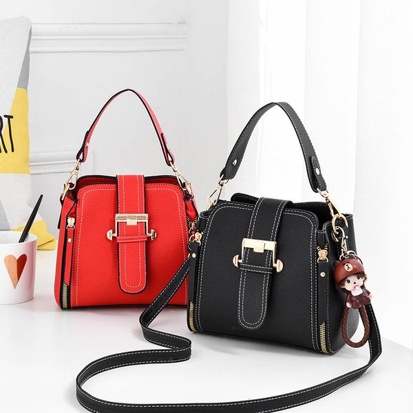 

2019 season oblique crossing packet fresh woman package joker single shoulder package