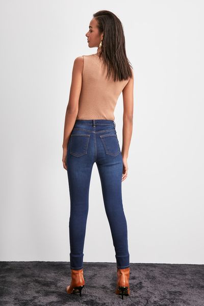 

trendyol normal waist skinny jeans twoaw20je0381, Blue