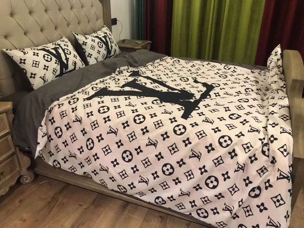 

горячие  size домашний текстиль постельное белье комплект постельного белья включает пододеяльник простыня наволочка одеяло постельные