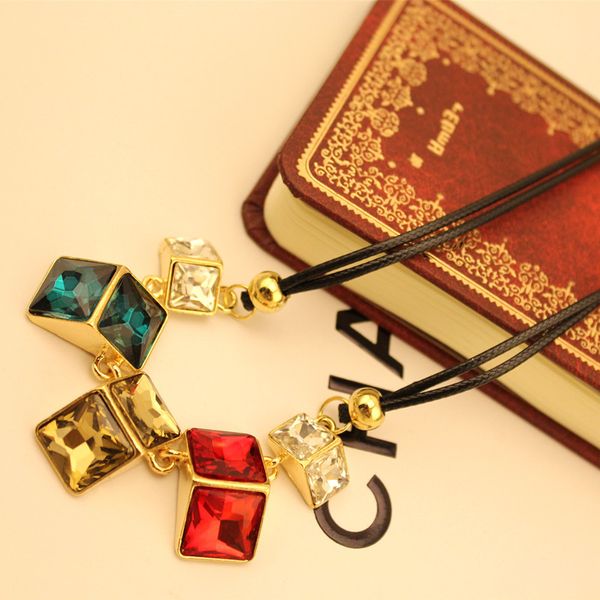 

горячие модели корейского способа типа семь цветов rhinestone ожерелье ювелирных изделий твердая треугольные подвеска, Silver