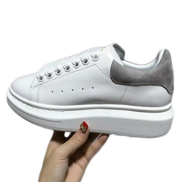 

with box 2019 luxury designer comfort casual leather shoes men all leather sport sneaker personality trainer dress party shoe daily runner, Black