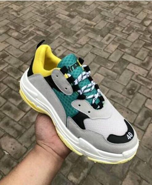 

New de igner dad hoe breathable triple men women low lace up ca ual port hoe outdoor zapatilla neaker 025