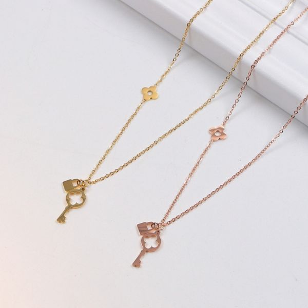 

2019 new fashion brand charm woman necklace key lock hollow pendant love necklace titanium steel necklace short chain wholesale