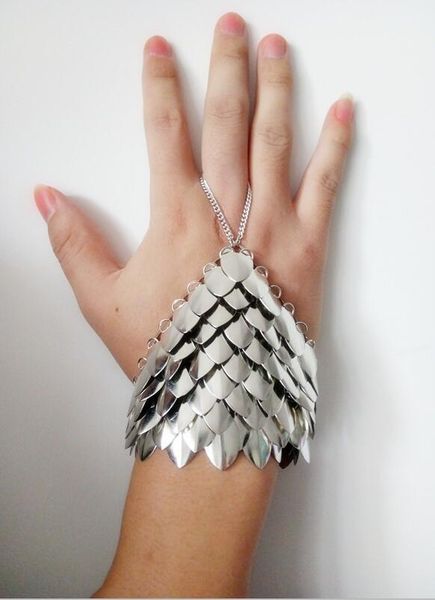 

fashion style wrha02 women silver plated chains silver fish scale hand chains jewelry, Golden;silver