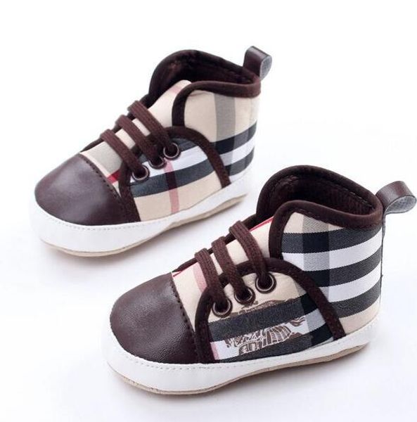 

Детские ботинки для девочек на продажу. Дизайнерская обувь для новорожденных.