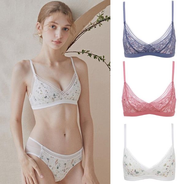 

female new style french triangle cup small chest wireless gathered lace eyelash bras women breathable and comfortable underwear, Red;black