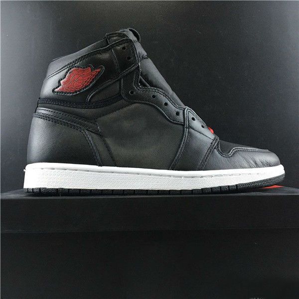 

2020 sale 1 high og basketball shoes 1s red satin black toe men trainers women sports sneakers