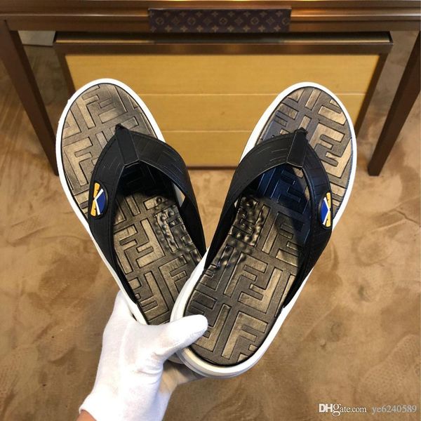 

2020 new high-end luxury men's casual beach shoes sandals home slippers triple fashion design comfortable retro men's shoes size 3