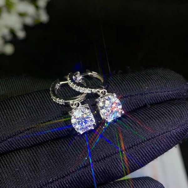 

moissanite latest style ear studs, super popular female ear studs, flashing fire, 925 silver, not sensitive