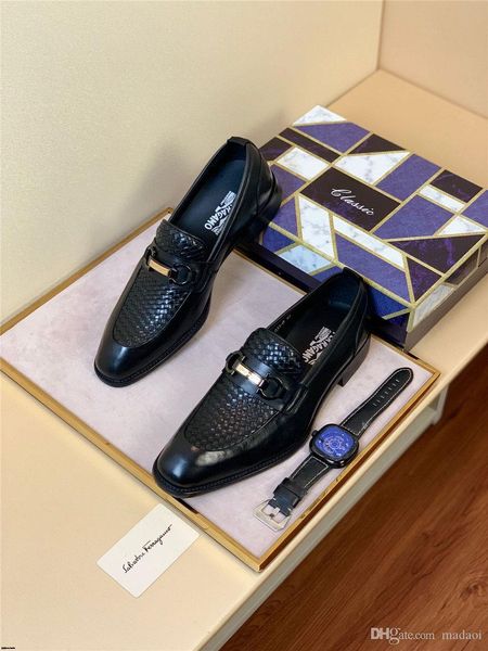 

19ss luxury men's pointed toe dress shoes party wedding business loafer stars pattern zapatos swag calcado yecq4, Black