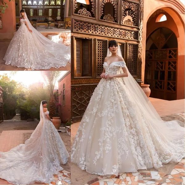 

2019 designer ball gown wedding dresses off the shoulder full lace court train custom made bridal gowns, White