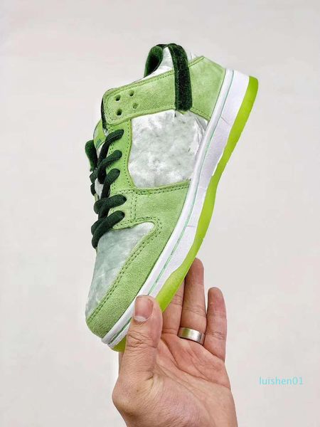 

36-45 2020 new strangelove x sb dunk low pro green chaussures running shoes women mens designer sport trainers sneakers ct2552-700 l01