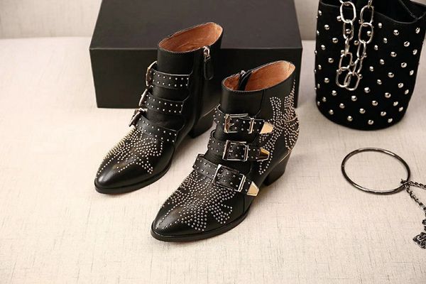 

rivet boots with genuine leather sharp small locomotive boots, Black