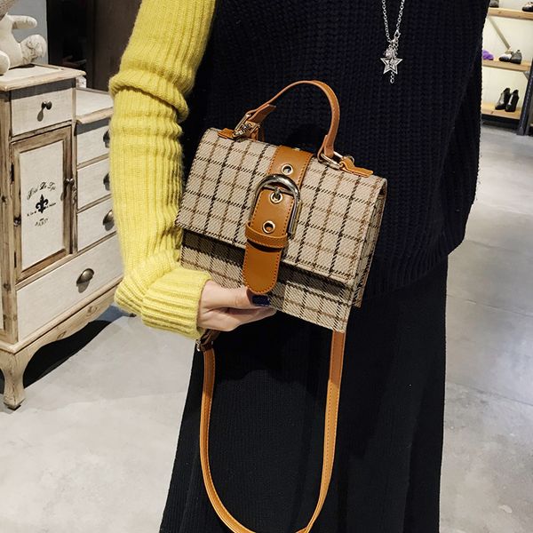 

2019 new women's bag slung portable small square bag lock shoulder