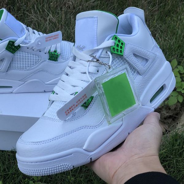

mens basketball shoes 4 4s bred white cement iv loyal blue cactus jack grey unc mushroom denim women sports designer sneake trainers
