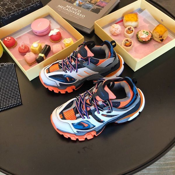 

original 1: 1 luxury fashion platform men and women shoes wild vintage track3.0 running shoes casual sneakers 05, Black