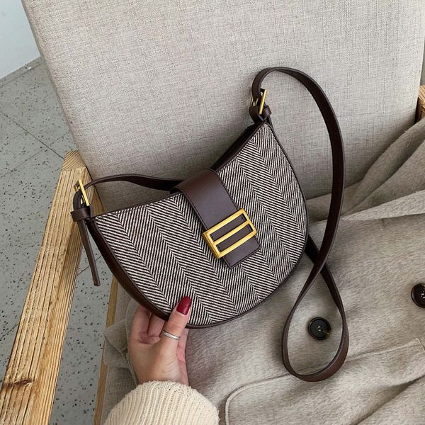 

wide shoulder strap bag women's bag 2019 new korean fashion casual shoulder messenger color saddle