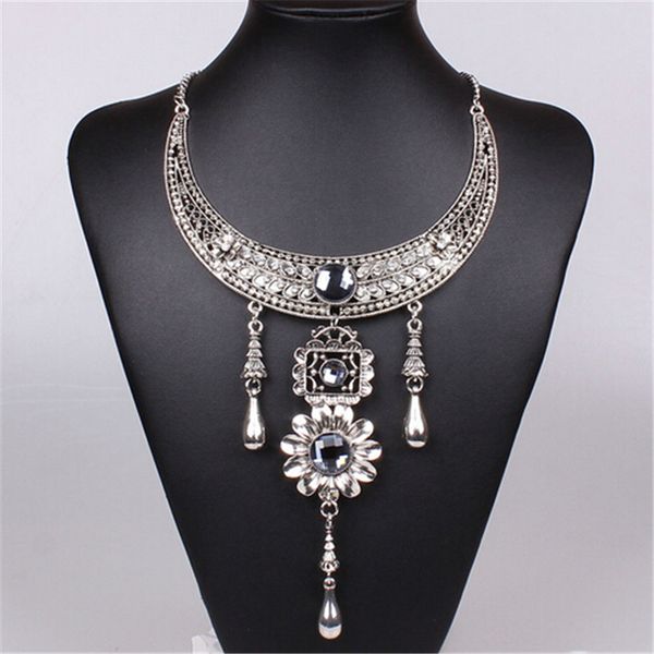 

New Women Pendant Necklaces Flower Crystal Maxi Statement Necklace Female Long Winter Sweater Chain Pendant Accessories
