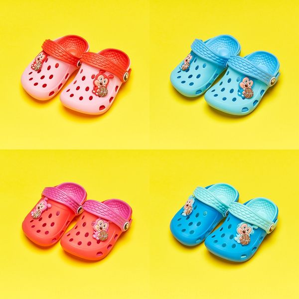

children's anti-skid for silicone sandals and sandals boys and girls baby's silicone baby hole shoes, Black;red