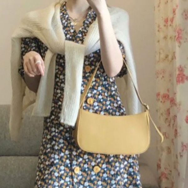 

2020 new design single shoulder portable baguette bag
