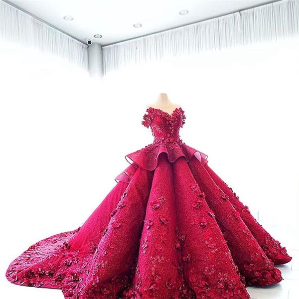 Lindo Vermelho Quinceanera Vestidos Lace 3D Floral Appliques Frisado Sweep Train Ferreado Saias Tiered Prom Vestido Personalizado Feito de festa noturno