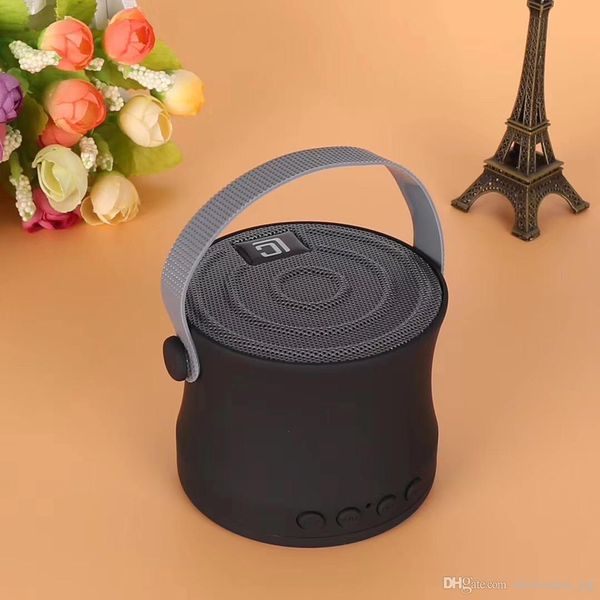 

2019 news portable mini bluetooth speaker steel mesh wireless smart hands speaker with fm radio support for smart phone