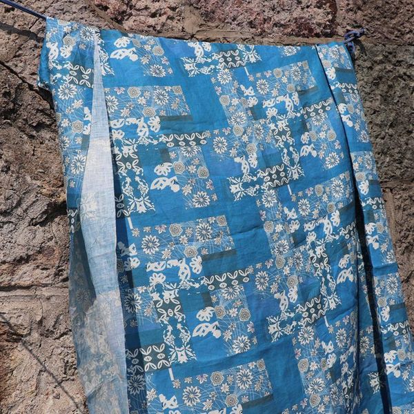 

pure flax material blue lead flower fabric high-quality clothing gowns, dresses, pants tissus, Black;white