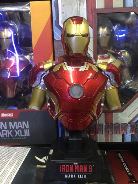 

animation toy avenger alliance 1 / 4 bust iron man mk43 can be light box decoration