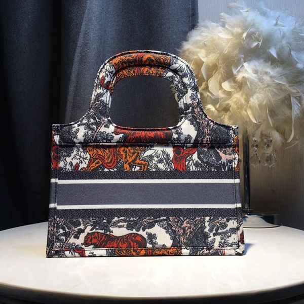 

2020 new fashion canvas letters portable shopping bags designer handbags printing shoulder canvas bags designer totes messenger women bags