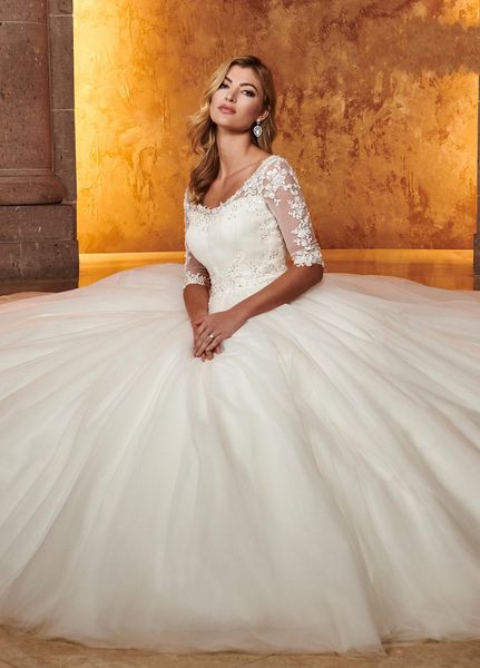 

charming scoop neck wedding dresses with half illusion sleeves ball gowns applique lace long wedding reception dress bridal gowns, White