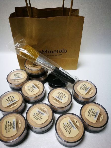 

arrival 6g/9g minerals shimmer/matte loose powder foundation + brush + hand bag n20.n10.c25.c10.c30.w15.w20.w30......