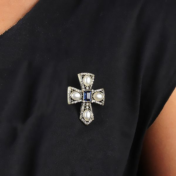

brooch jewelry pearl crystal cross brooches for women men jewelry religious pines metalicos gothic bijoux femme, Gray