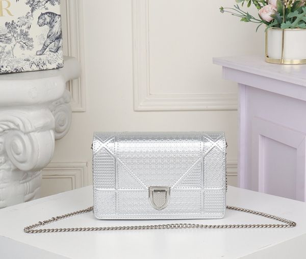 

2020 new product fashion design italian leather mirror embossed chain bag shoulder strap removable when hand bag