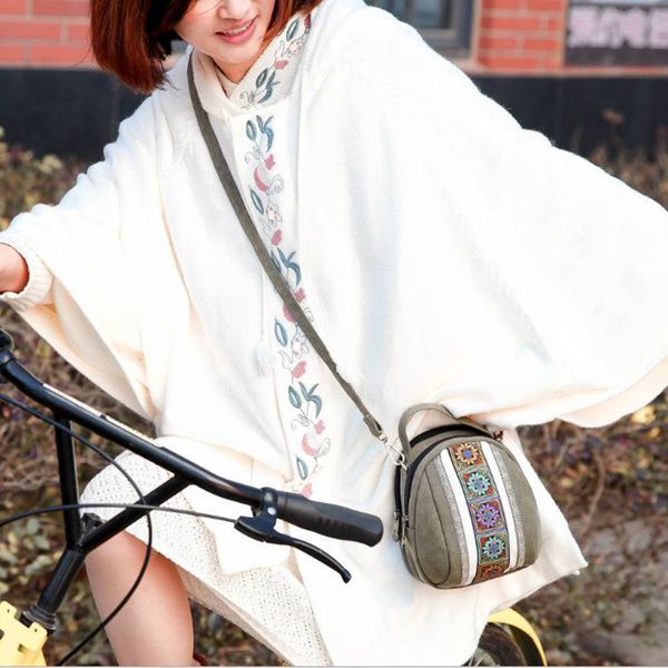 

женская новые сумки стиля вышивка crossbody для женщин национального стиля холста сумка путешествия небольшой ткань досуга девушка сумки