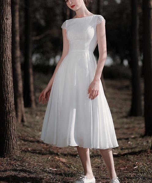 Abiti da sposa corti modesti in chiffon a trapezio lunghezza tè con maniche ad aletta Collo gioiello aperto sul retro Abiti da sposa da spiaggia estivi Abitino bianco