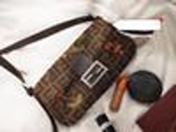 

wholesale 5a quality luxury designer brand handbags designer clutch bags fashion real leather bag designers wallet women bag y000198, Black