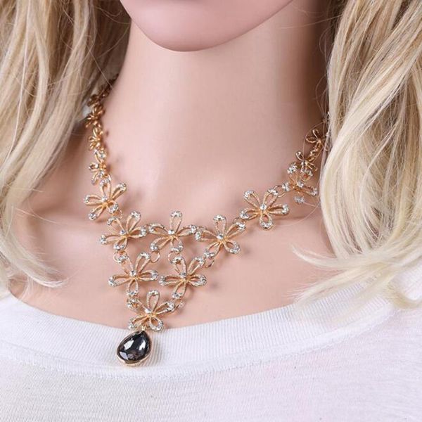 

dilica elegant women's crystal flower statement necklace rhinestone maxi necklaces & pendants bib choker necklace jewelry, Golden;silver