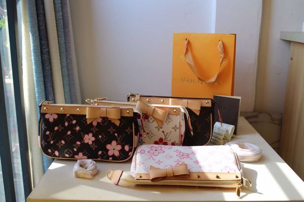 

l new single m67760 murakami cherry limited mahjong bag