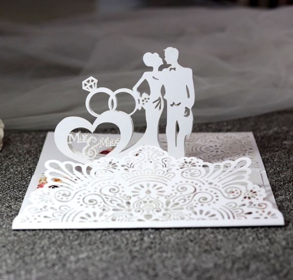 Inviti di nozze tagliati laser personalizzati con gli amanti anelli cuori Wedding tridimensional invito a nozze carte con buste BW-LTK3