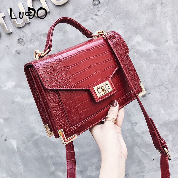 

lucdo luxury alligator handbags simple crocodile pattern leather shoulder messenger bag female small square bag bolsa sac chic