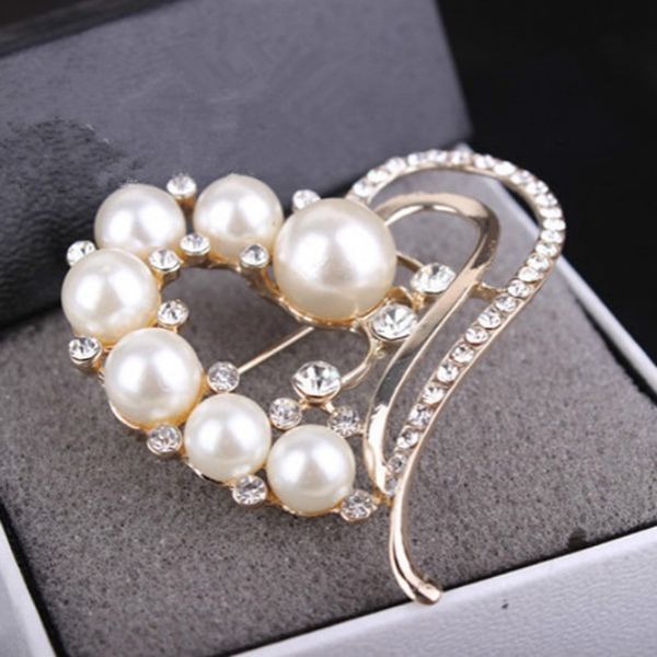 

creative heart shape crystal and imitation pearls brooch for cloth decoration brooch pins jewelry for women wedding dress decor, Gray