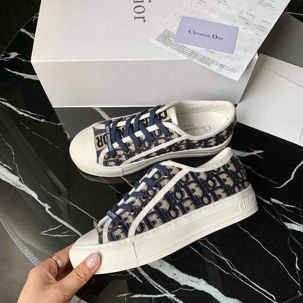 

Классические женщины типа тапок вскользь Лучшие тренеры Мода спортивной обуви для женщин тренеров Полуботинок размера 35-40