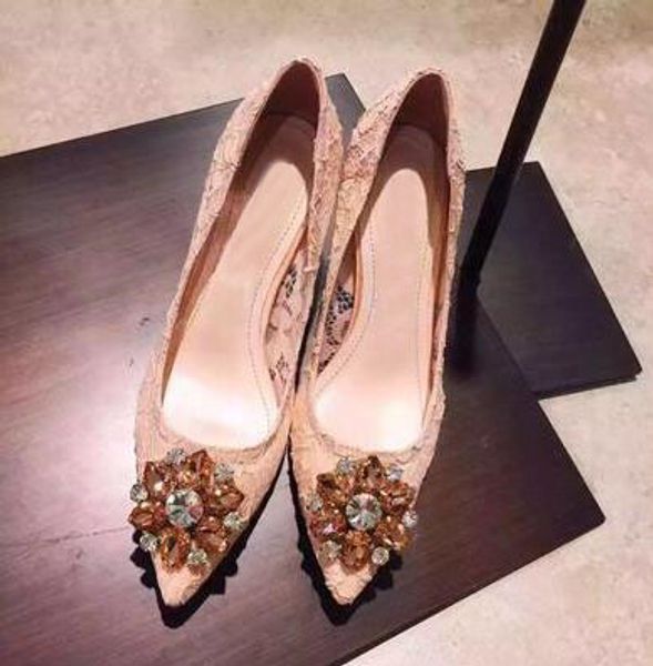 Vendita calda-Scarpe da sposa da sposa Décolleté in cristallo trasparente con borchie di diamanti Punta a punta Tacchi a spillo in pizzo Tacchi alti Verde Rosso Bianco Giallo