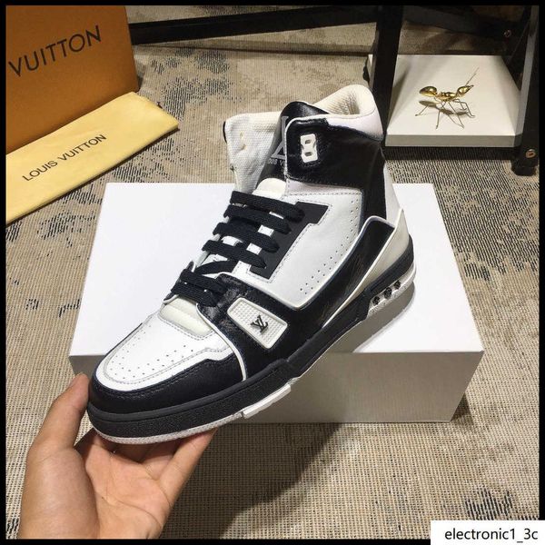 

2019q new men s casual sneakers, high-men s outdoor travel sneakers, fast delivery with original box packaging