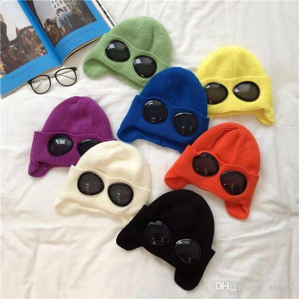

cp company has two pairs of glasses, goggles, thick knit hats for men, outdoor sports hats and luxury 7 colors for women, Blue;gray