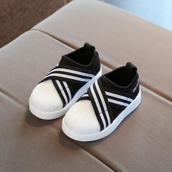 Vendita calda 2 colori Nero Bianco Scarpe da bambino Bambino Neonato Ragazzi Ragazze Traspirante Fondo morbido Scarpe di tela per bambini Primi camminatori