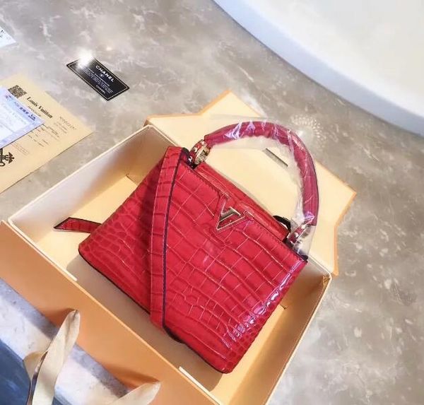 

new handbag cross pattern synthetic leather shell chain bag shoulder messenger bag fashionista sequins shopping bags